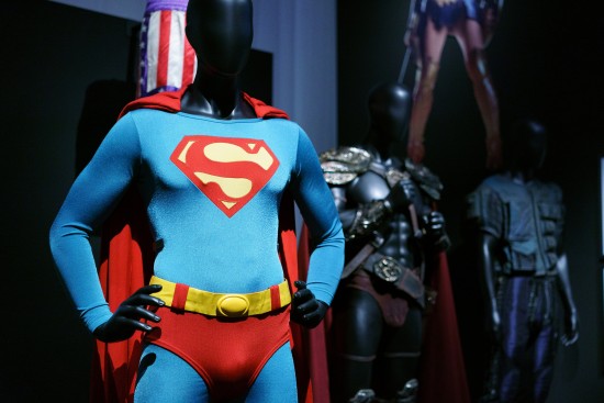 В Лондоне продадут костюм Супермена и волшебную палочку Гарри Поттера