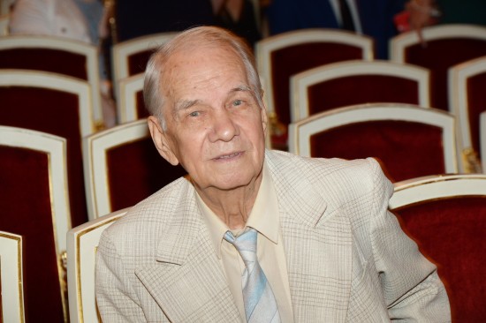 Мишустин поздравил актера Юрия Каюрова с 95-летием