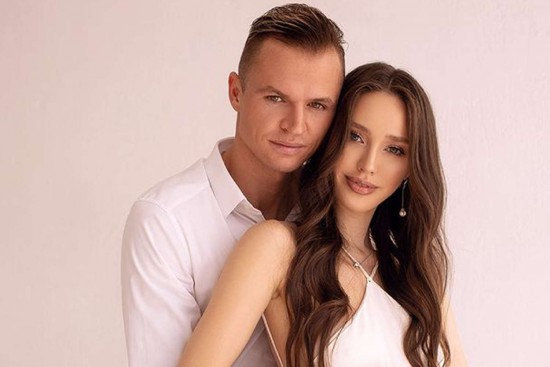 Жена Дмитрия Тарасова рассказала, почему футболист был против увеличения ее груди